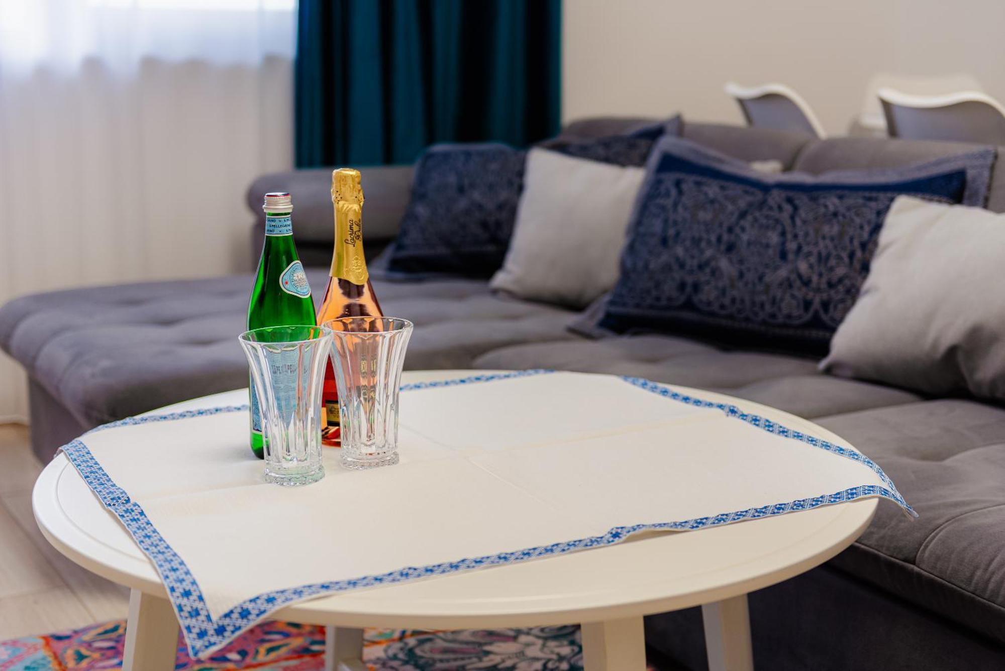 The Blue Norwegian House Apartment Bucharest Exterior photo