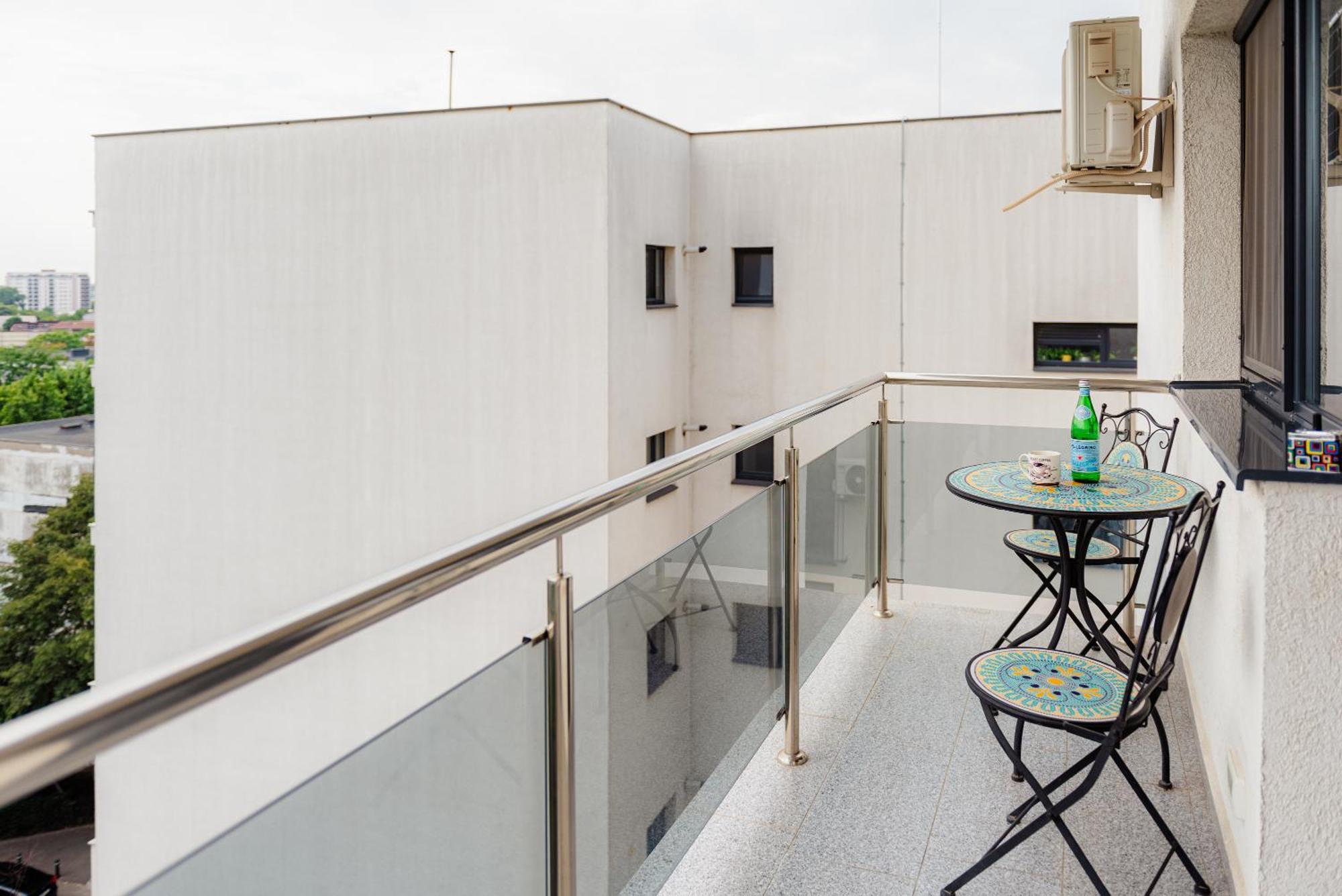 The Blue Norwegian House Apartment Bucharest Exterior photo